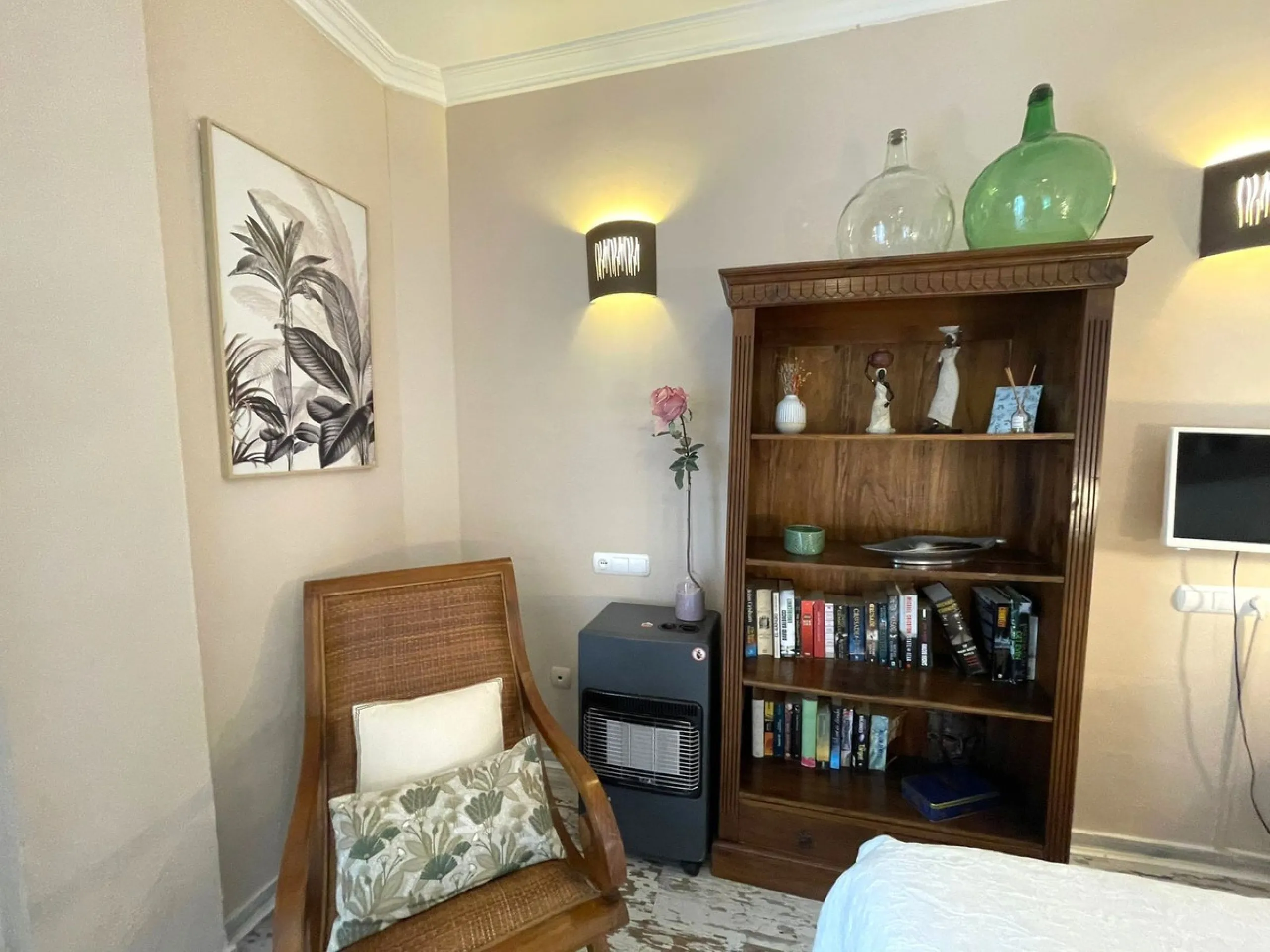 Designer Ground Floor Apartment with Private Garden – Estepona