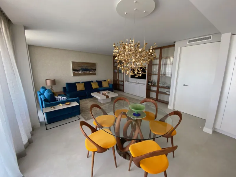 The Edge offer full equipment and amenities with very high-end finishes, leafy gardens all around the complex with sundecks and swimming pools that blend with the blue sea, penthouses with solarium and private pool, Health & Social club with co-working sp