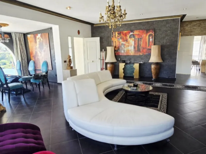 Investment Opportunity: Versatile Villa Ideal for Co‑Living, Boutique B&B or Multi‑Unit Living