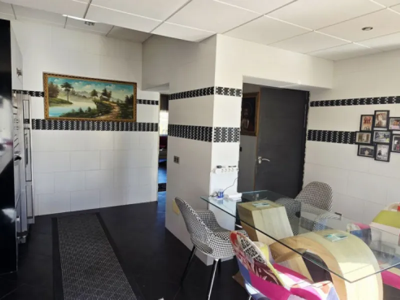 Investment Opportunity: Versatile Villa Ideal for Co‑Living, Boutique B&B or Multi‑Unit Living