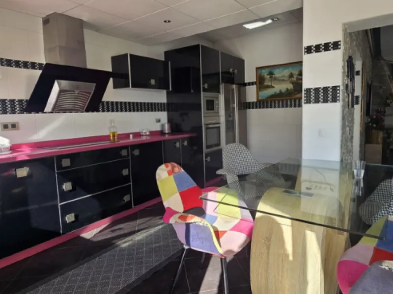 Investment Opportunity: Versatile Villa Ideal for Co‑Living, Boutique B&B or Multi‑Unit Living