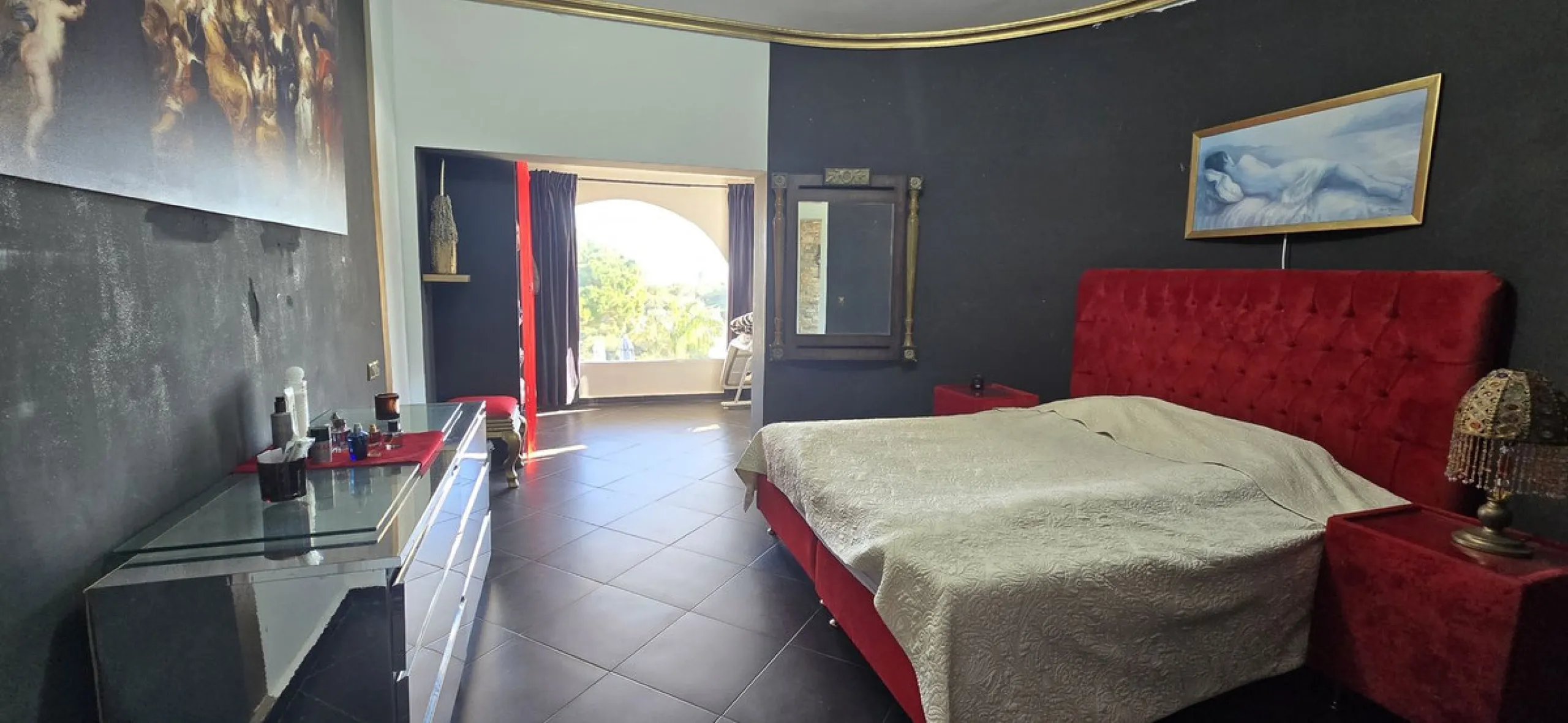 Investment Opportunity: Versatile Villa Ideal for Co‑Living, Boutique B&B or Multi‑Unit Living