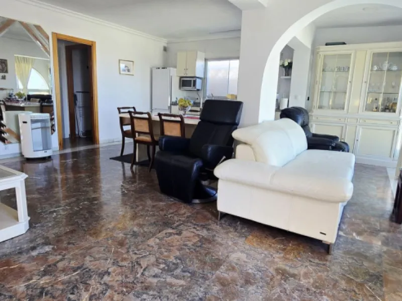 Investment Opportunity: Versatile Villa Ideal for Co‑Living, Boutique B&B or Multi‑Unit Living