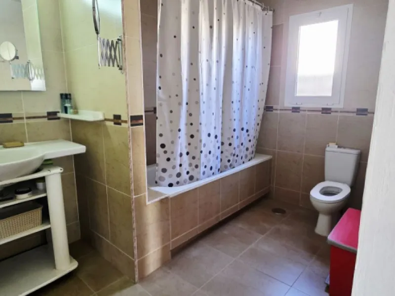 Investment Opportunity: Versatile Villa Ideal for Co‑Living, Boutique B&B or Multi‑Unit Living