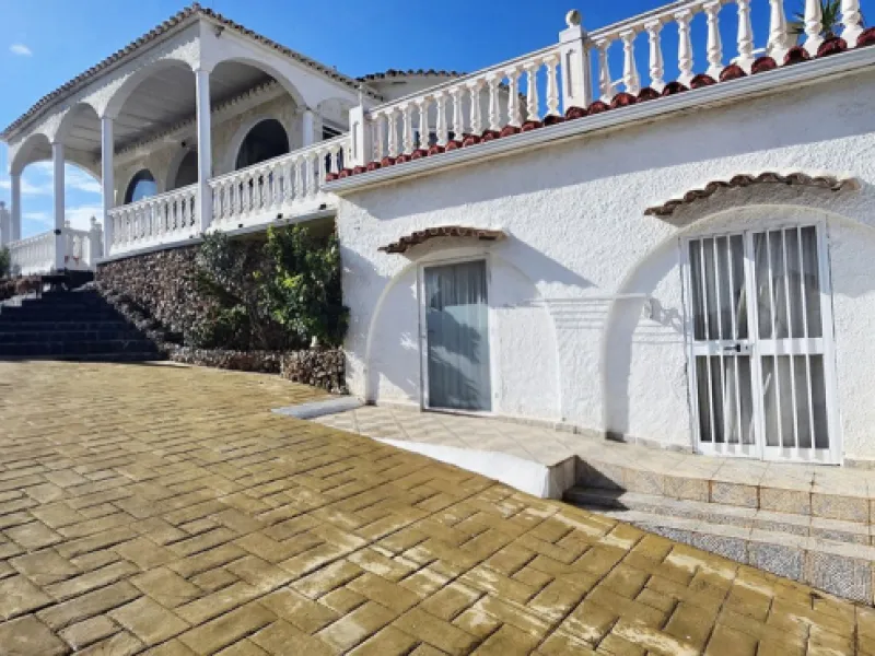 Investment Opportunity: Versatile Villa Ideal for Co‑Living, Boutique B&B or Multi‑Unit Living