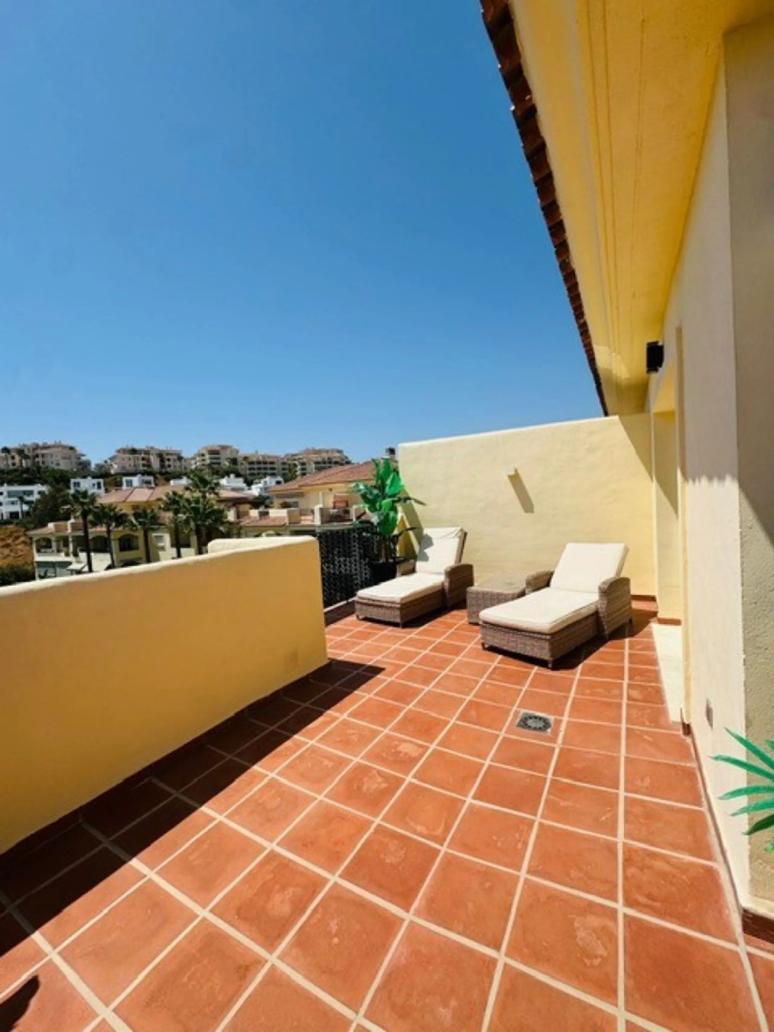Apartment - Penthouse в продаже в Mijas, Málaga. В доме 3 спален и 2 ванных комнат. Площадь дома 118 м²