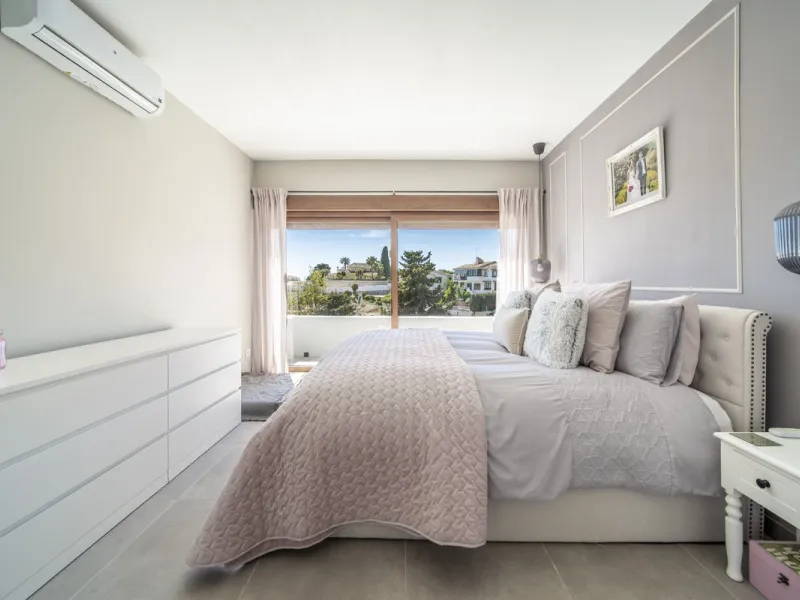 House - Detached Villa в продаже в Benalmadena, Málaga. В доме 5 спален и 4 ванных комнат. Площадь дома 364 м². Площадь участка 648 м²