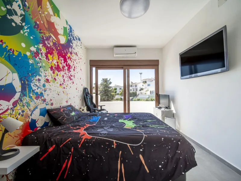 House - Detached Villa в продаже в Benalmadena, Málaga. В доме 5 спален и 4 ванных комнат. Площадь дома 364 м². Площадь участка 648 м²