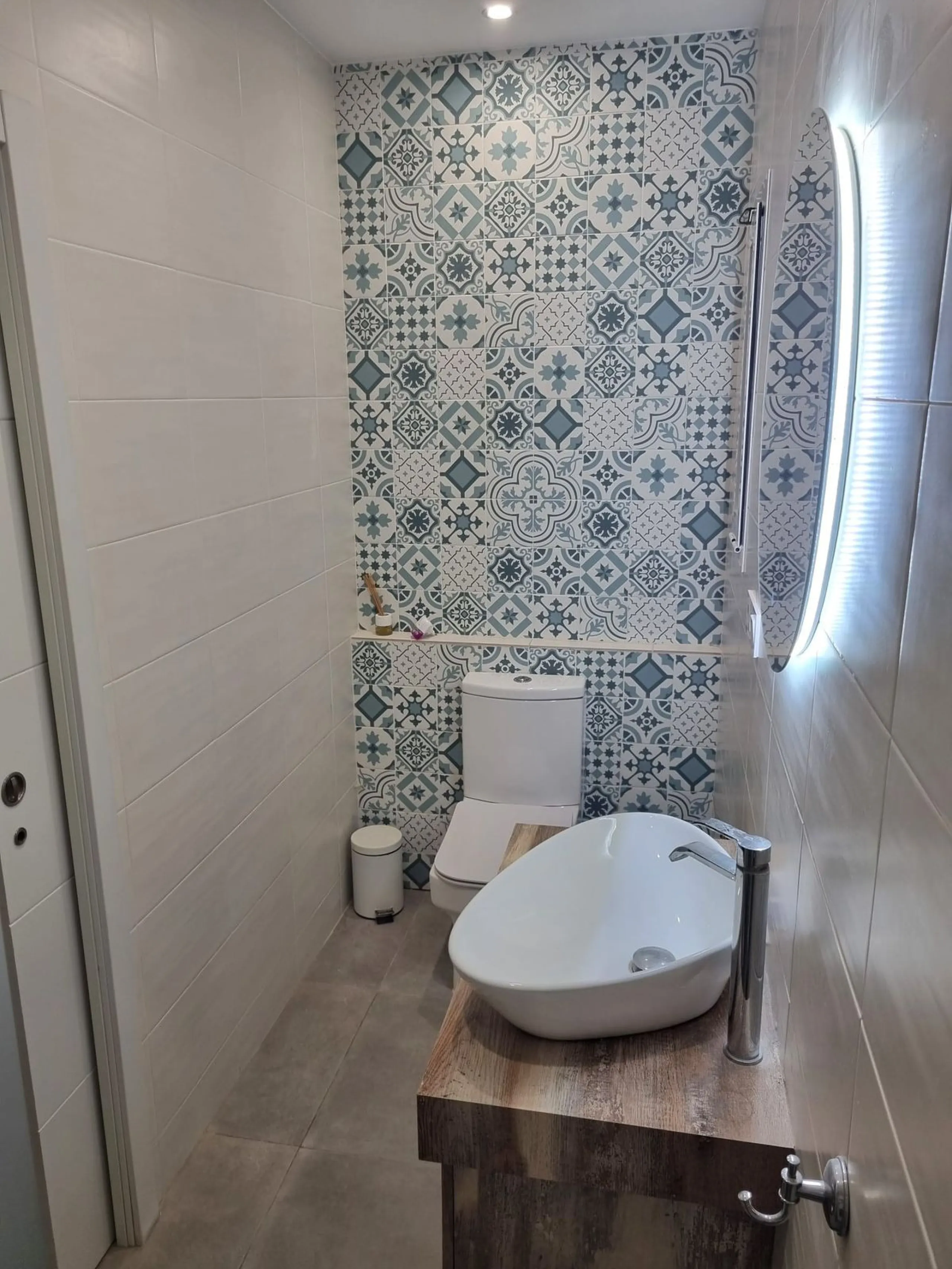 House - Detached Villa в продаже в Benalmadena, Málaga. В доме 5 спален и 4 ванных комнат. Площадь дома 364 м². Площадь участка 648 м²