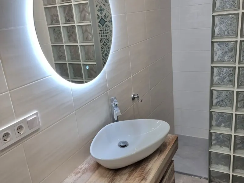 House - Detached Villa в продаже в Benalmadena, Málaga. В доме 5 спален и 4 ванных комнат. Площадь дома 364 м². Площадь участка 648 м²