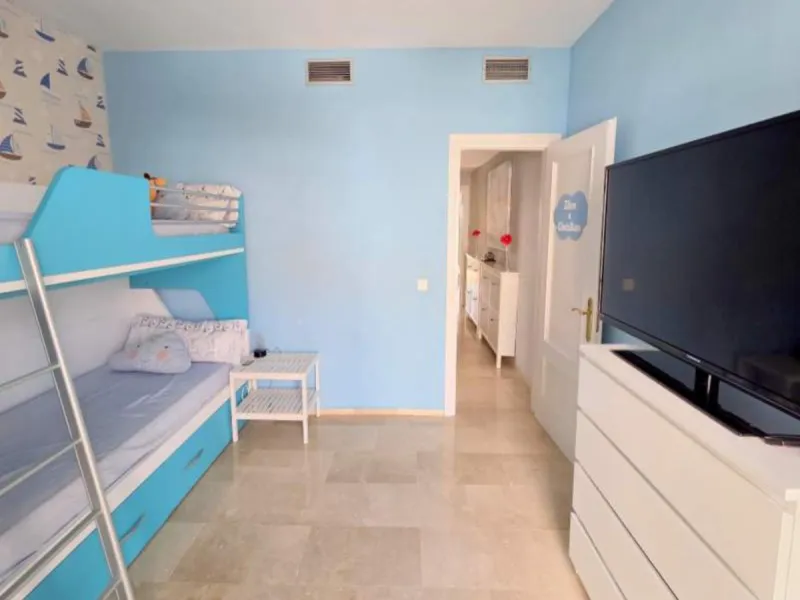 ***Stunning Duplex Penthouse in Fuentes de la Duquesa*** Located in the highly sought-after Fuentes de la Duquesa, this beautifully presented 2-bedroom, 2-bathroom duplex penthouse offers the perfect blend of privacy, sunshine, and coastal living. Located