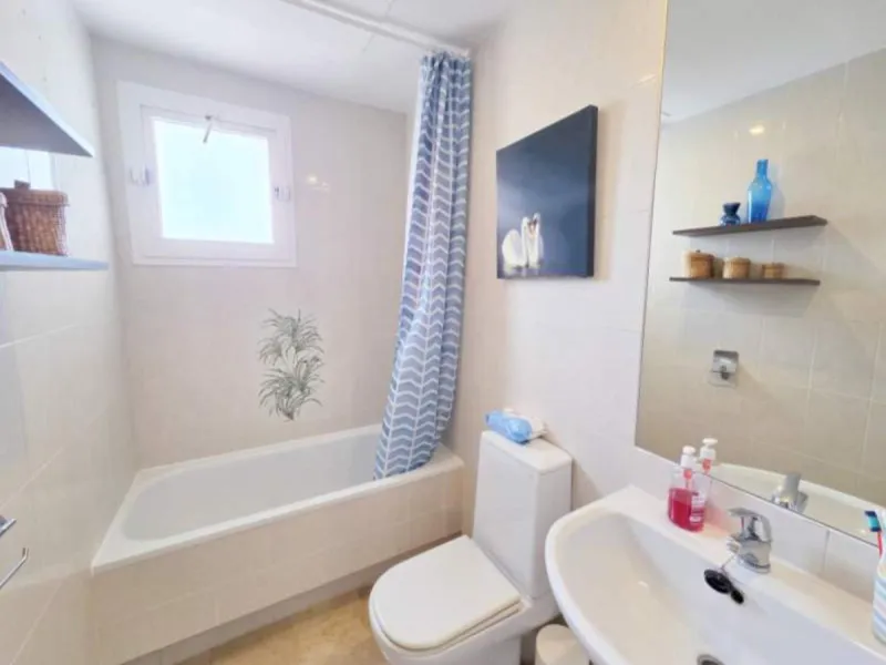 ***Stunning Duplex Penthouse in Fuentes de la Duquesa*** Located in the highly sought-after Fuentes de la Duquesa, this beautifully presented 2-bedroom, 2-bathroom duplex penthouse offers the perfect blend of privacy, sunshine, and coastal living. Located