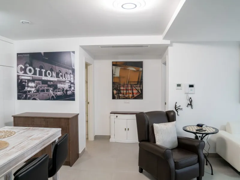 ✨ LIVE THE CITY CENTER. ENJOY THE BEACH. EVERYTHING WITHIN REACH ✨