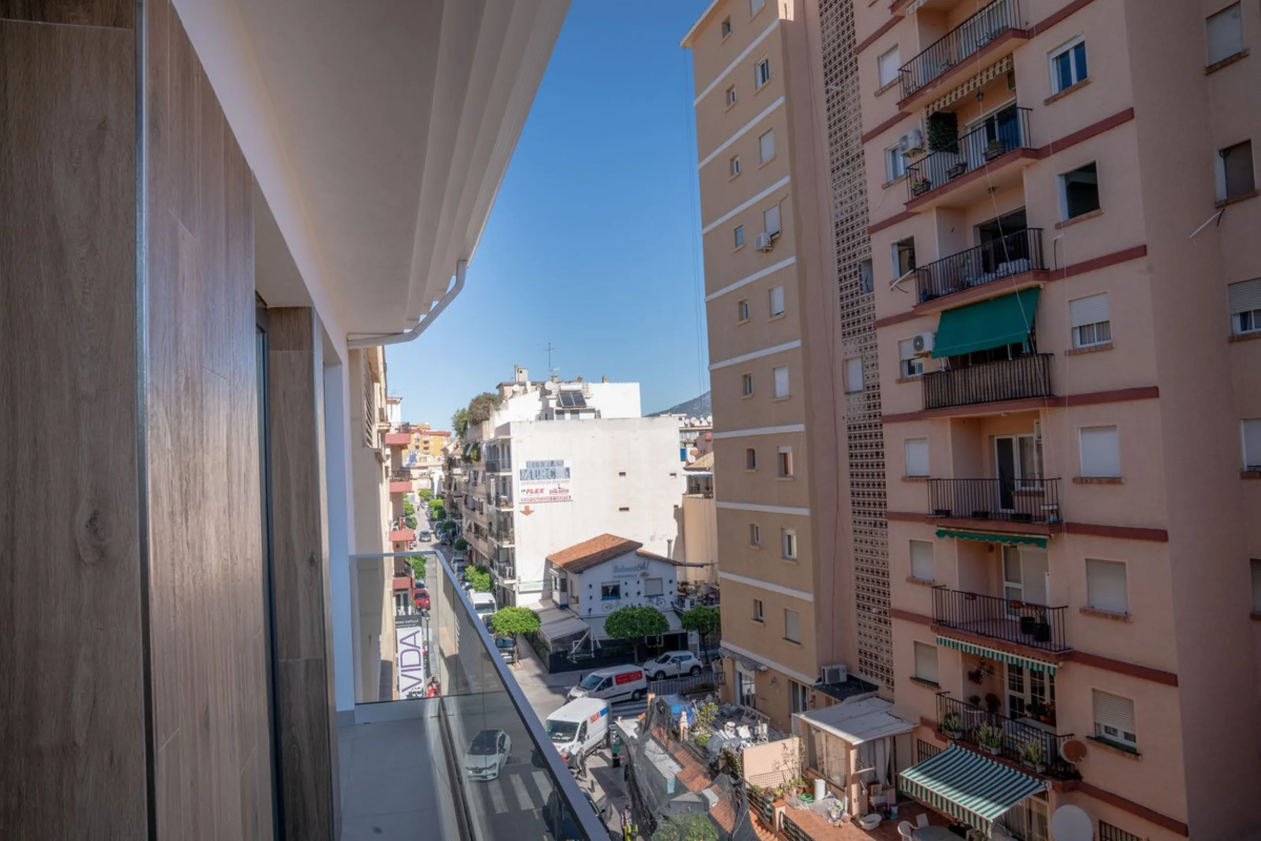 ✨ LIVE THE CITY CENTER. ENJOY THE BEACH. EVERYTHING WITHIN REACH ✨