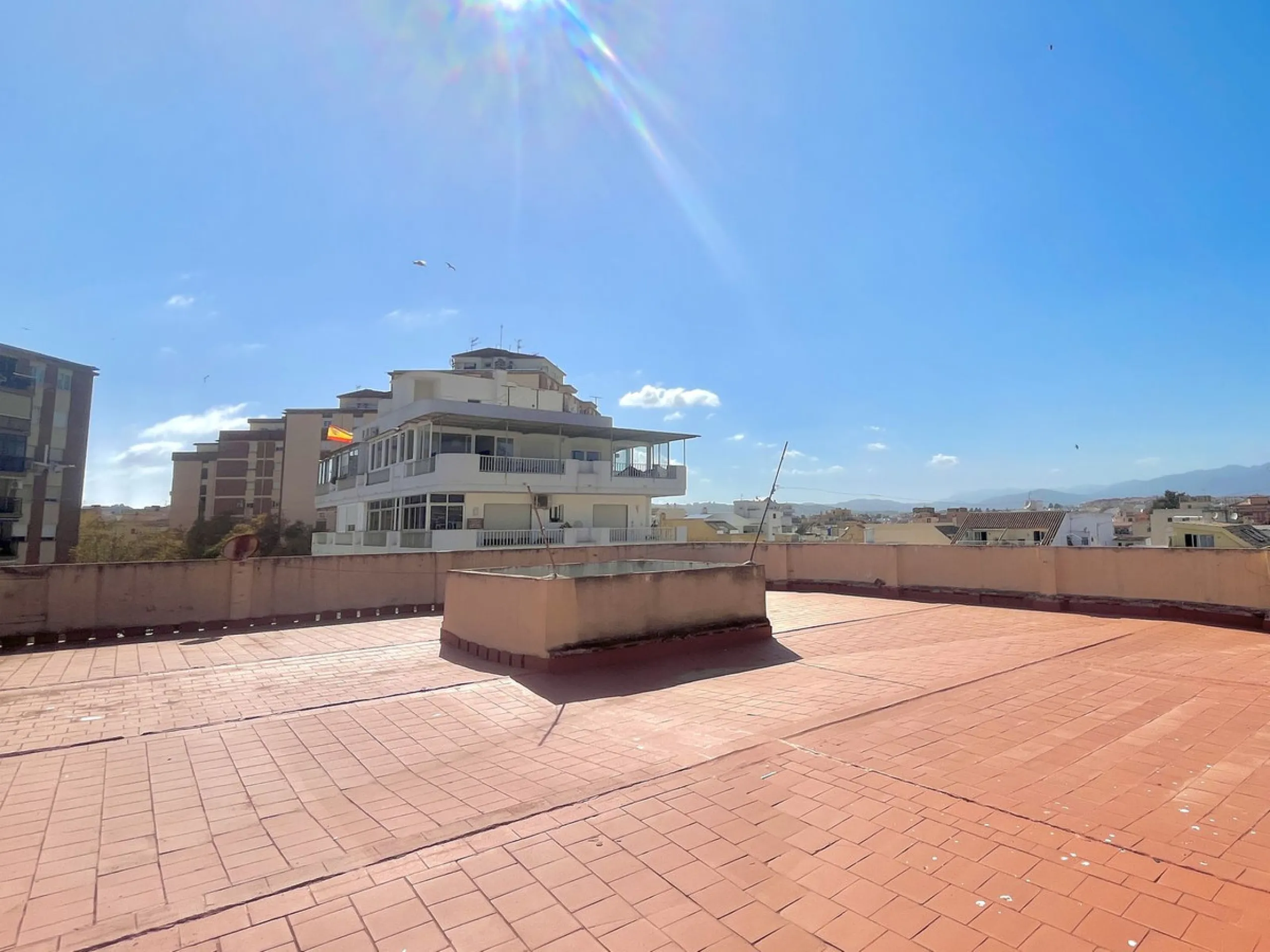 Welcome home to your own oasis on the third floor in Fuengirola! Here you'll find a bright and well-planned two-bedroom apartment (no lift), with access to a spacious shared rooftop terrace. The location is hard to beat, with just 600 meters from the beac