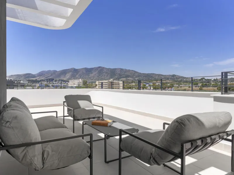 Vita offers many reasons to enjoy a perfect stay. The cozy living room, furnished with comfortable seating, a TV, and WiFi, is the ideal place to relax after a day full of adventures.