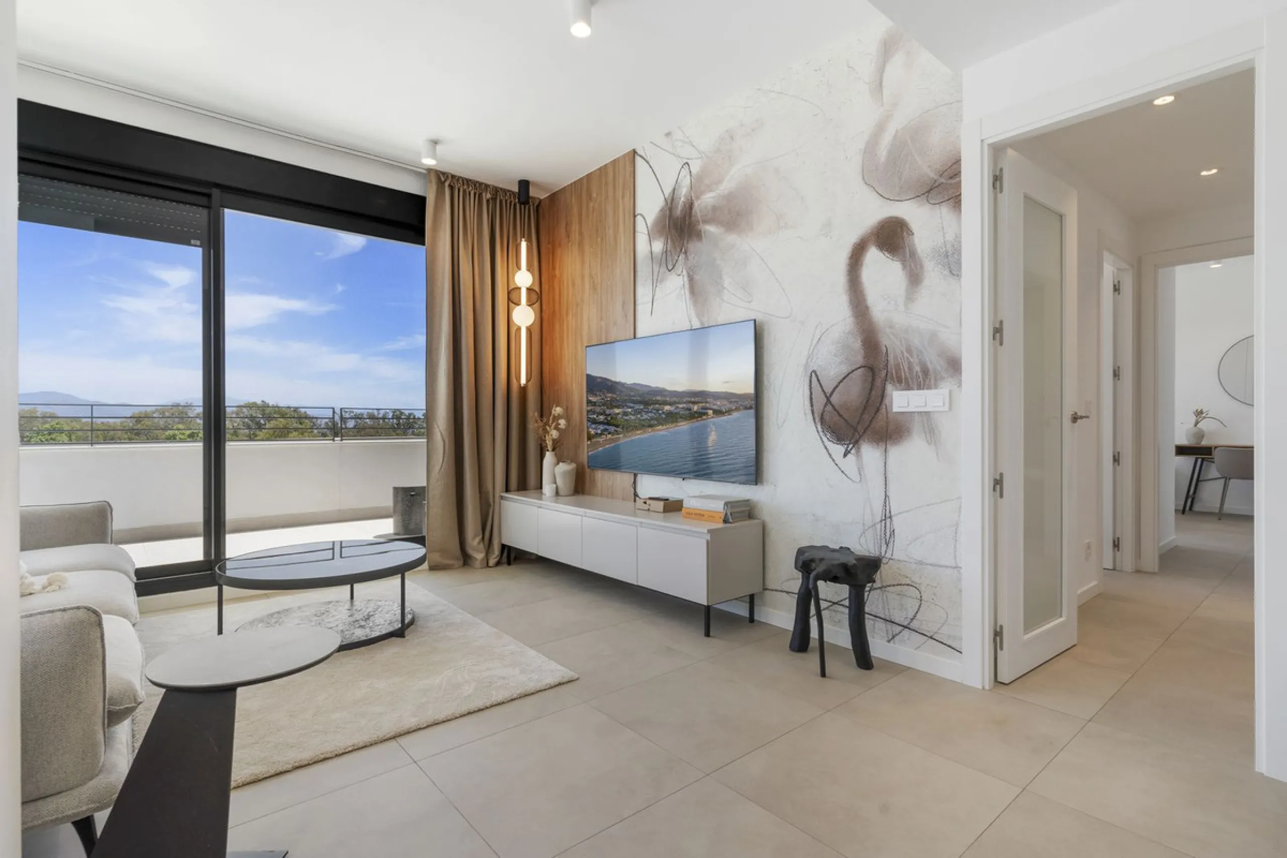 Vita offers many reasons to enjoy a perfect stay. The cozy living room, furnished with comfortable seating, a TV, and WiFi, is the ideal place to relax after a day full of adventures.