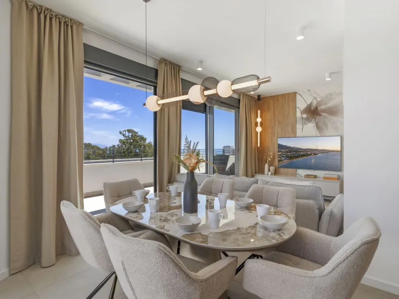 Vita offers many reasons to enjoy a perfect stay. The cozy living room, furnished with comfortable seating, a TV, and WiFi, is the ideal place to relax after a day full of adventures.