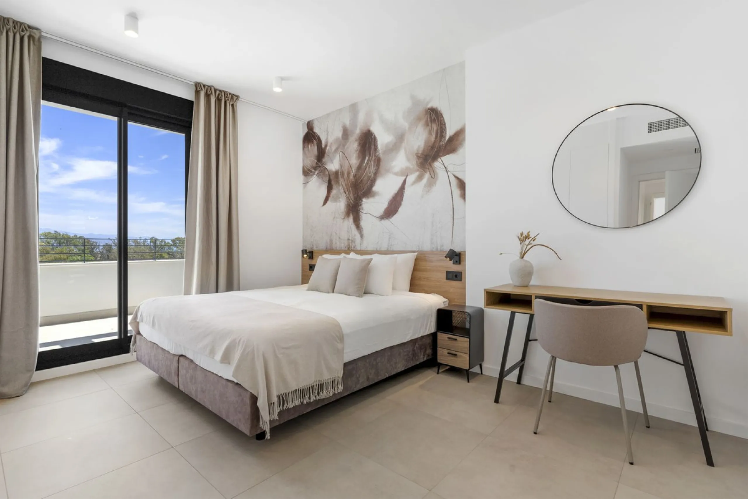 Vita offers many reasons to enjoy a perfect stay. The cozy living room, furnished with comfortable seating, a TV, and WiFi, is the ideal place to relax after a day full of adventures.