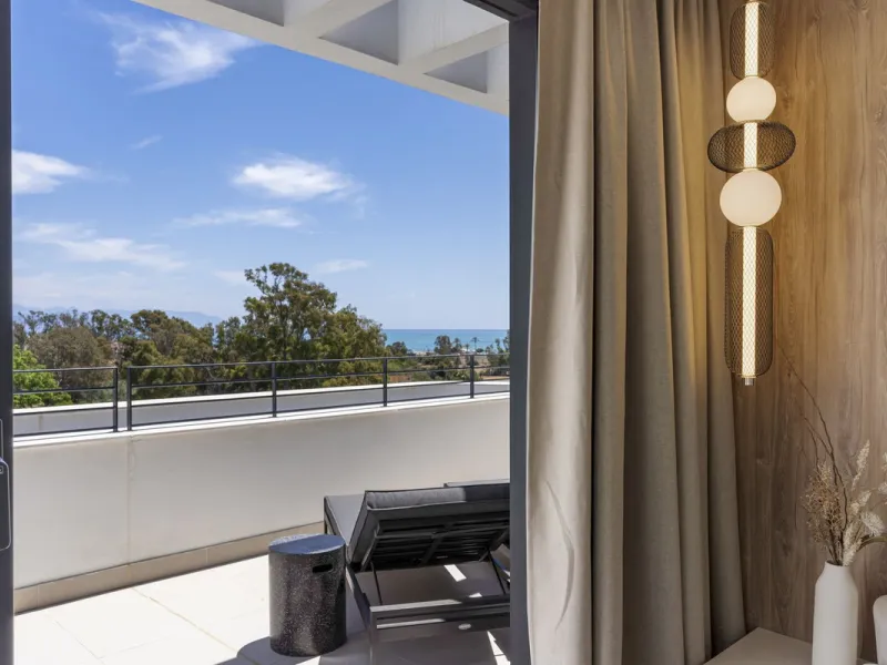 Vita offers many reasons to enjoy a perfect stay. The cozy living room, furnished with comfortable seating, a TV, and WiFi, is the ideal place to relax after a day full of adventures.
