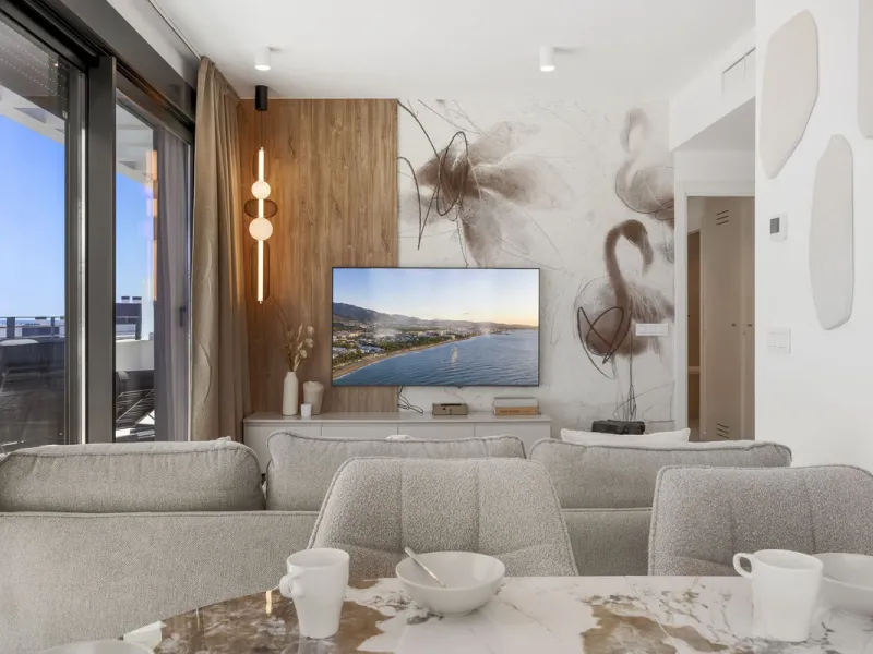 Vita offers many reasons to enjoy a perfect stay. The cozy living room, furnished with comfortable seating, a TV, and WiFi, is the ideal place to relax after a day full of adventures.