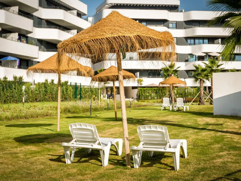 Vita offers many reasons to enjoy a perfect stay. The cozy living room, furnished with comfortable seating, a TV, and WiFi, is the ideal place to relax after a day full of adventures.