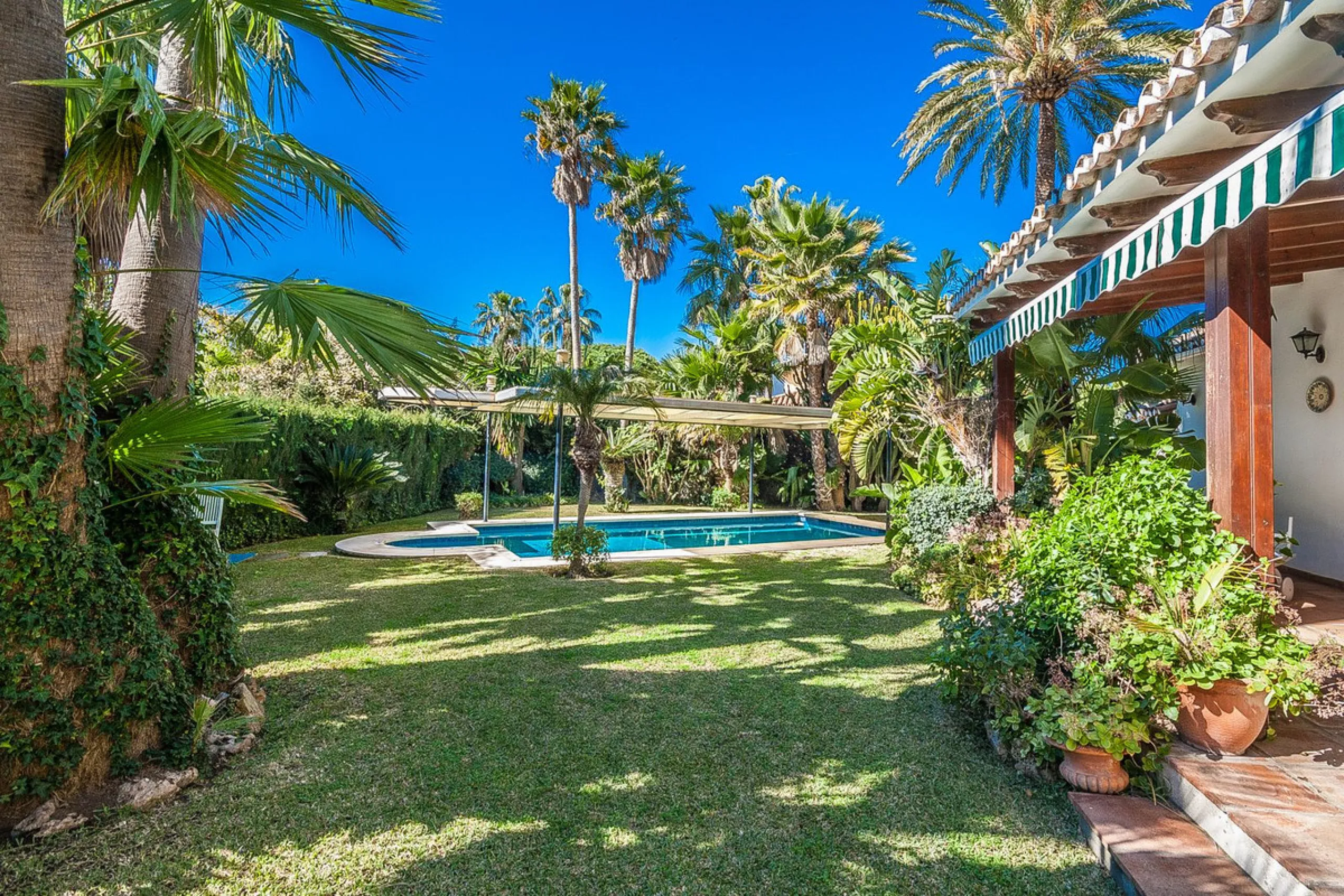 Nestled in the highly sought-after beachside community of Marbesa, this majestic villa exudes charm and character. Designed with timeless style and elegant details, the property offers a warm and inviting atmosphere, perfectly blending classic Mediterrane