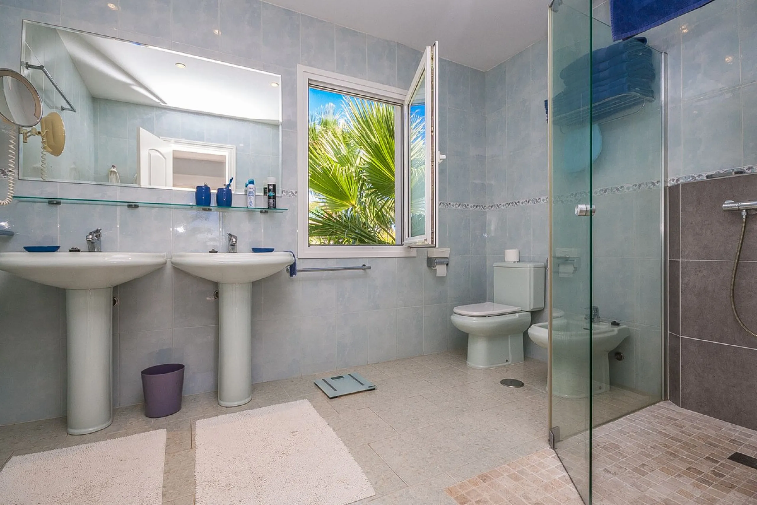 Nestled in the highly sought-after beachside community of Marbesa, this majestic villa exudes charm and character. Designed with timeless style and elegant details, the property offers a warm and inviting atmosphere, perfectly blending classic Mediterrane