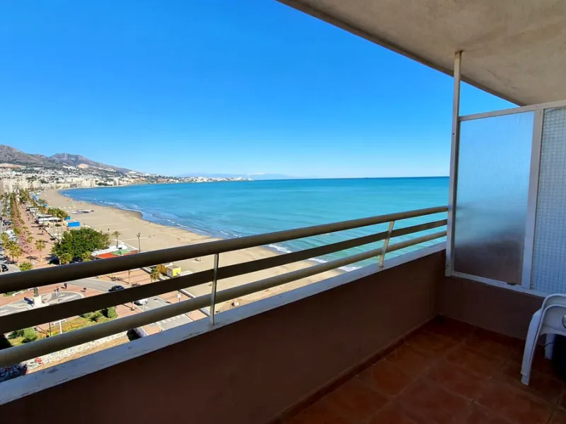 Lovely 2 bedroom apartment front line beach with a large wrap around terrace. This property offers a double bedroom and smaller one, fully equipped kitchen, bathroom and lounge dining with terrace, boasting stunning sea and mountain views. It isset in a b