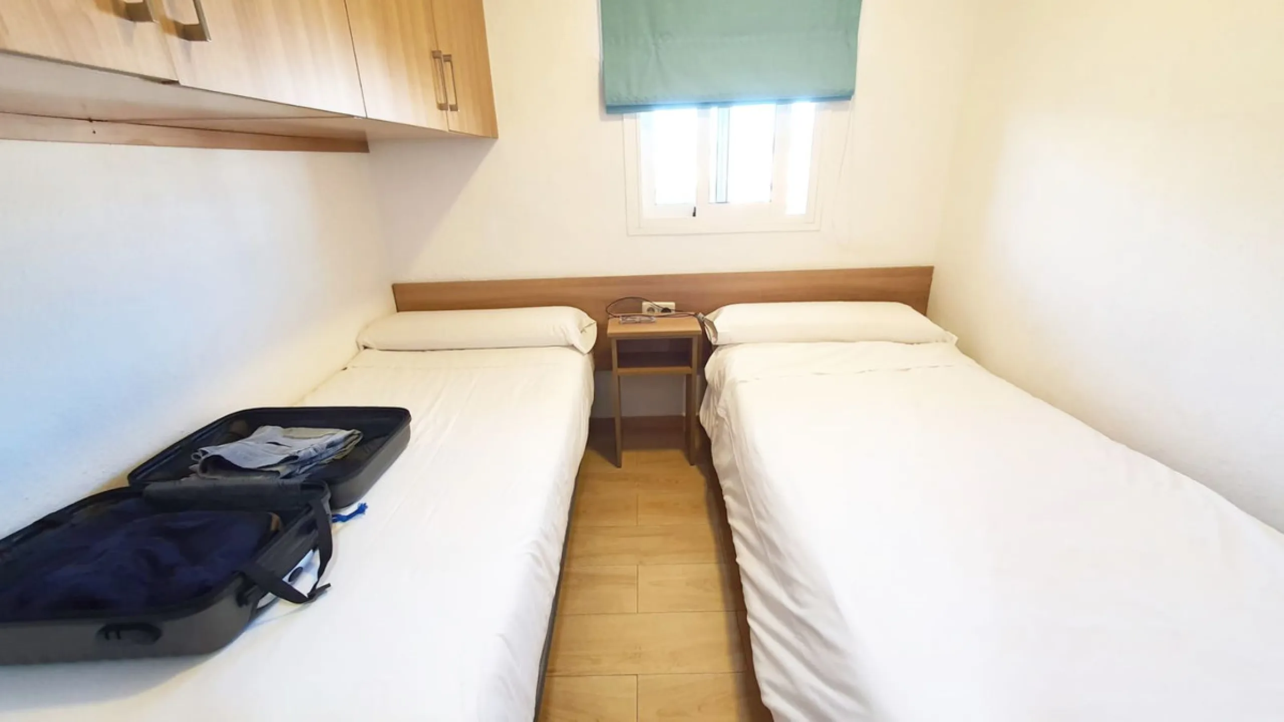 Lovely 2 bedroom apartment front line beach with a large wrap around terrace. This property offers a double bedroom and smaller one, fully equipped kitchen, bathroom and lounge dining with terrace, boasting stunning sea and mountain views. It isset in a b