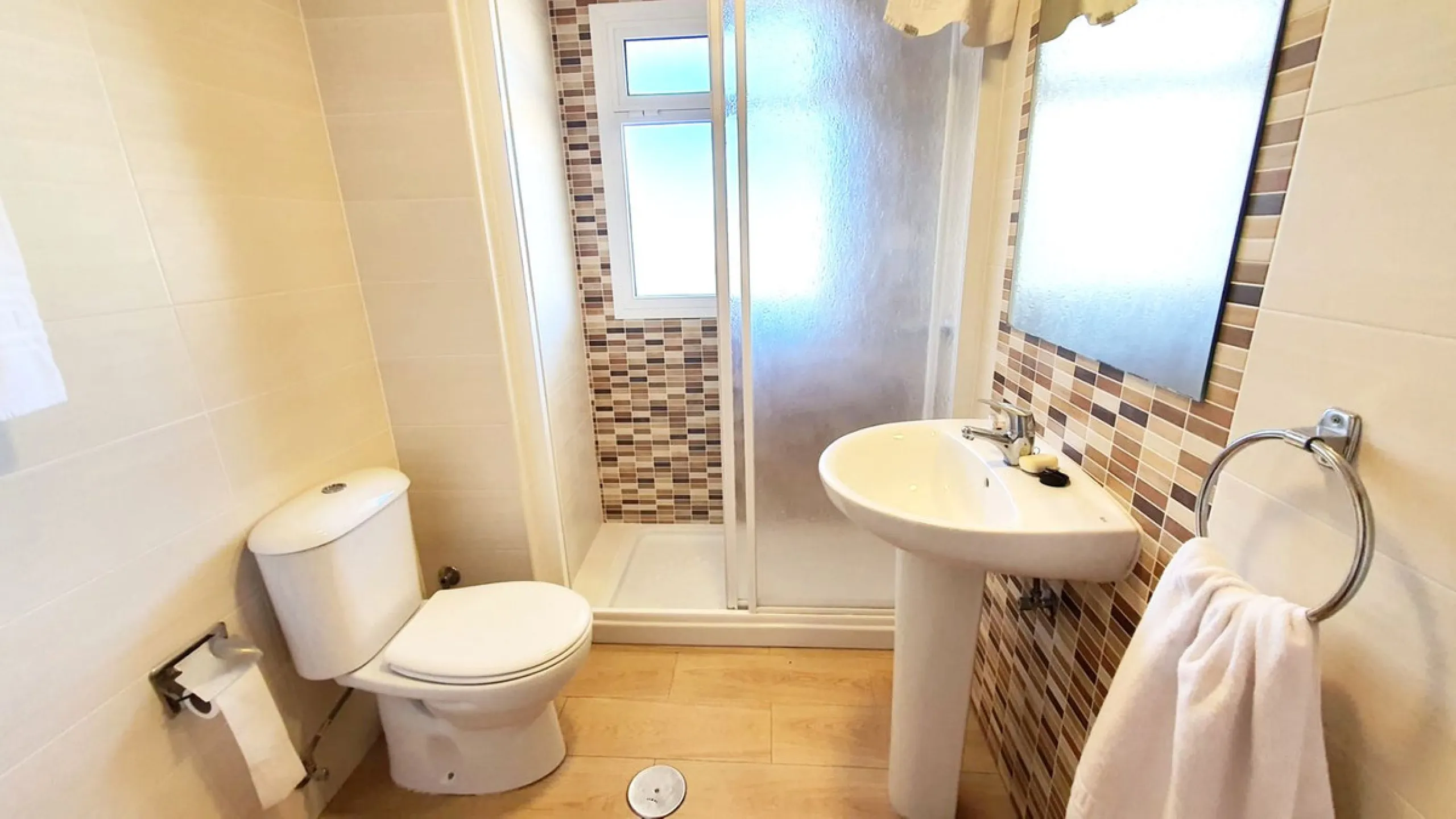 Lovely 2 bedroom apartment front line beach with a large wrap around terrace. This property offers a double bedroom and smaller one, fully equipped kitchen, bathroom and lounge dining with terrace, boasting stunning sea and mountain views. It isset in a b