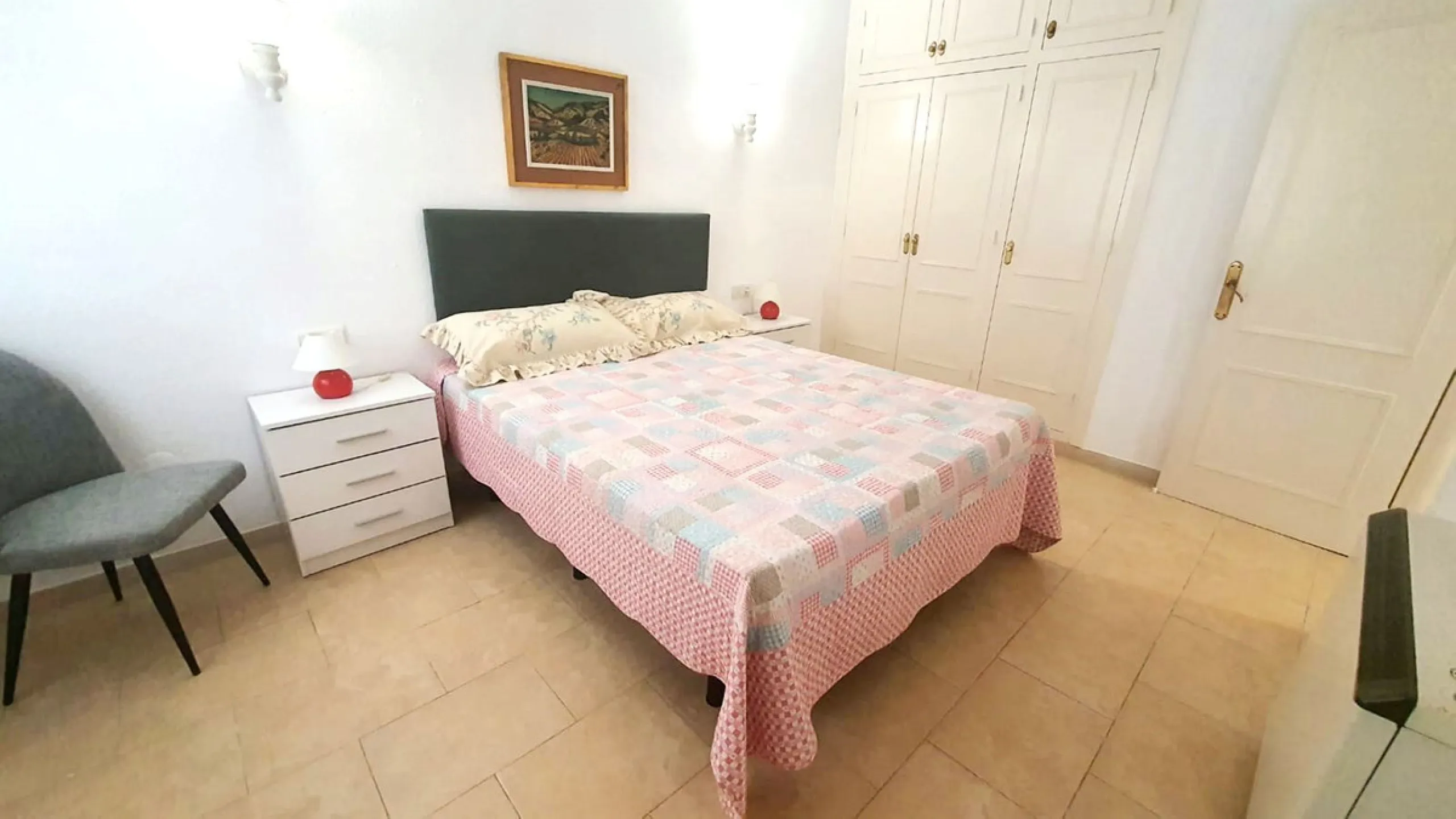 In a front line beach buiding in Los Boliches, 3 bedroom apartment looking at the back street with no sea views but afternoon sun. The property is in a need of a renovation but well presented. Excellent location close to all amenities. Ideal for holidays.
