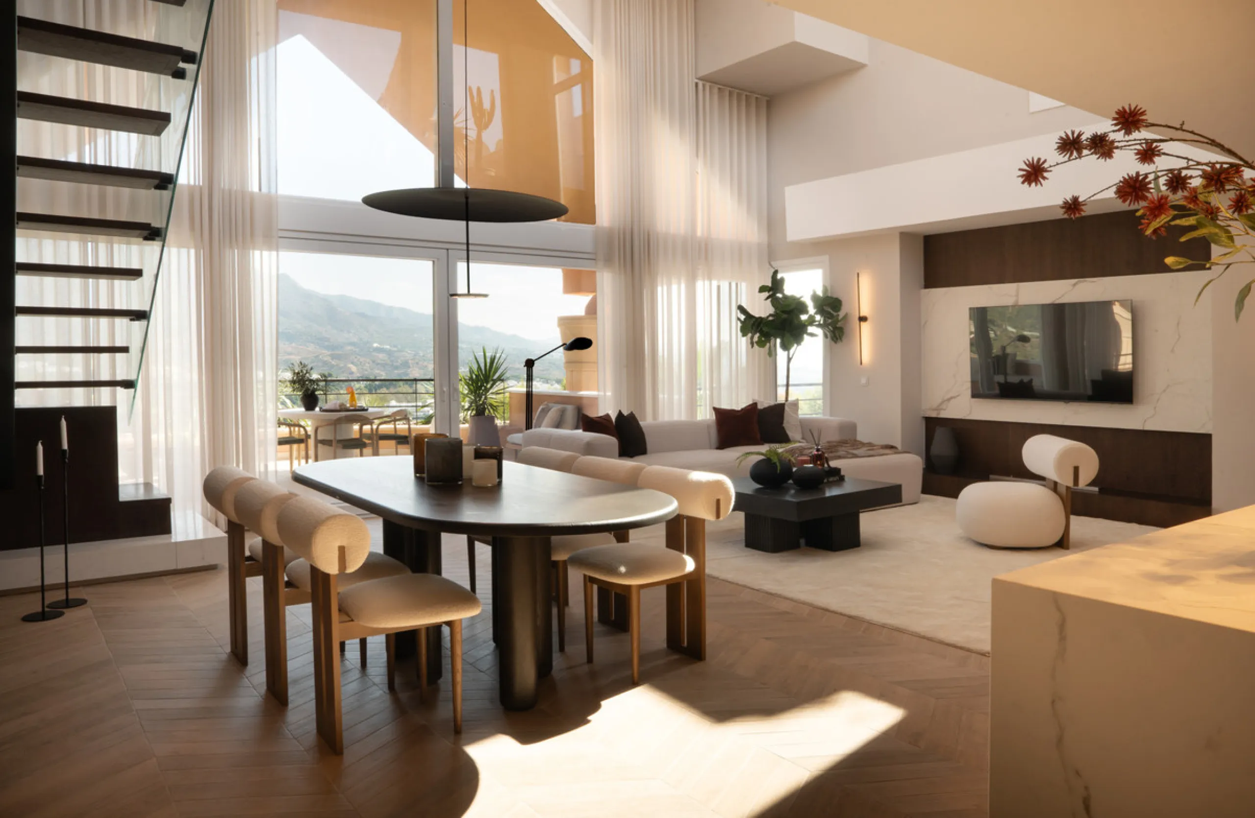 Apartment - Penthouse в продаже в Marbella, Málaga. В доме 3 спален и 3 ванных комнат. Площадь дома 170 м²
