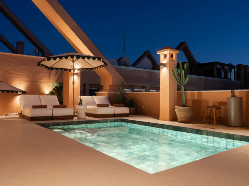 Apartment - Penthouse в продаже в Marbella, Málaga. В доме 3 спален и 3 ванных комнат. Площадь дома 170 м²