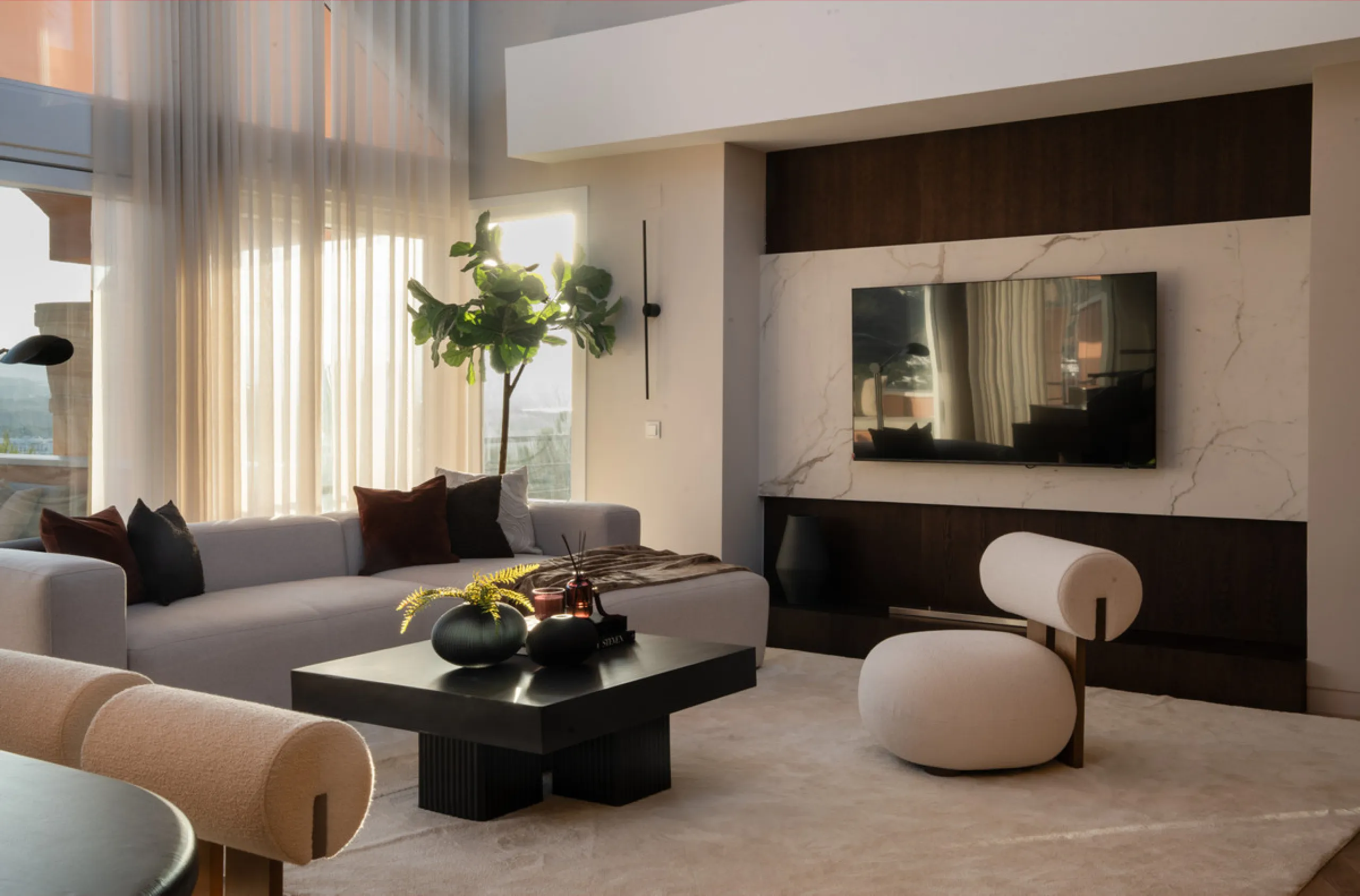 Apartment - Penthouse в продаже в Marbella, Málaga. В доме 3 спален и 3 ванных комнат. Площадь дома 170 м²