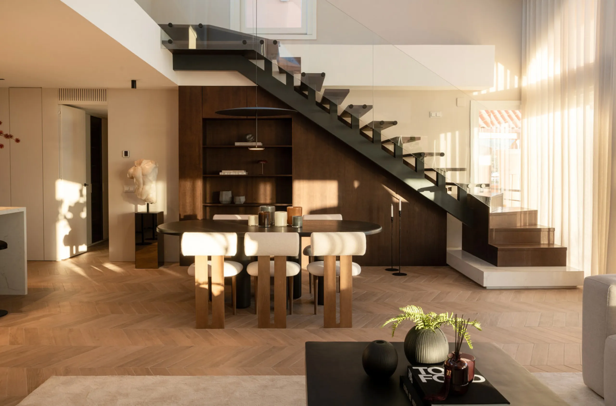 Apartment - Penthouse в продаже в Marbella, Málaga. В доме 3 спален и 3 ванных комнат. Площадь дома 170 м²