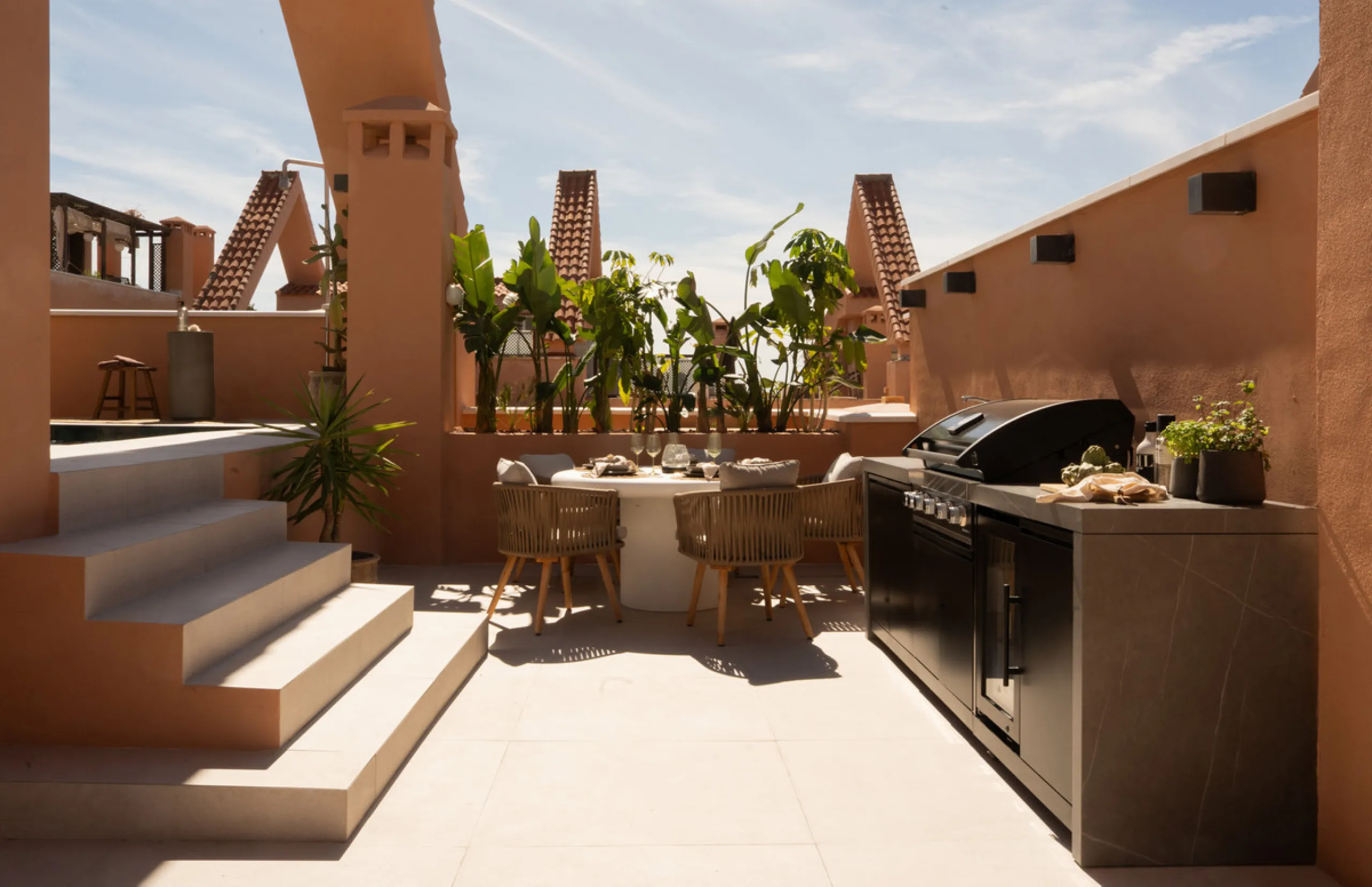 Apartment - Penthouse в продаже в Marbella, Málaga. В доме 3 спален и 3 ванных комнат. Площадь дома 170 м²