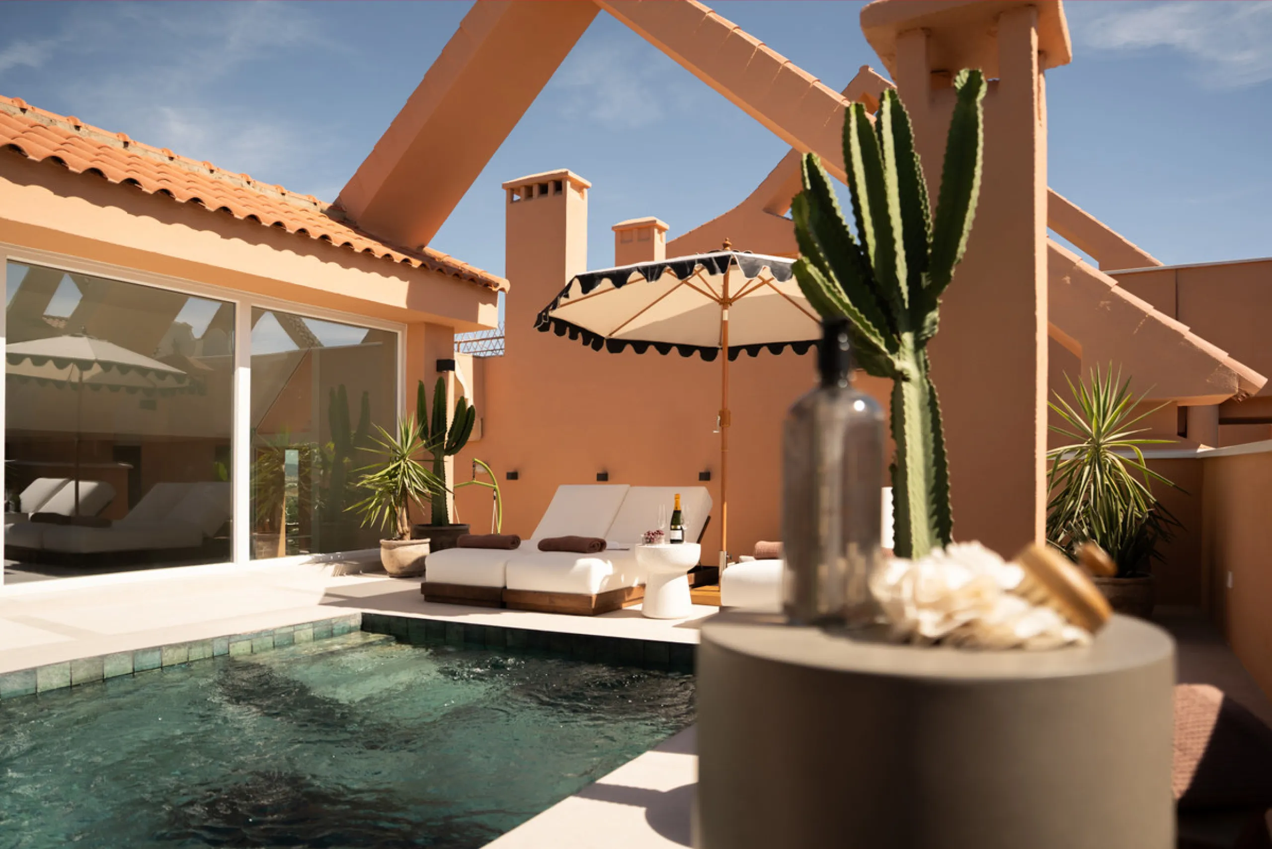 Apartment - Penthouse в продаже в Marbella, Málaga. В доме 3 спален и 3 ванных комнат. Площадь дома 170 м²