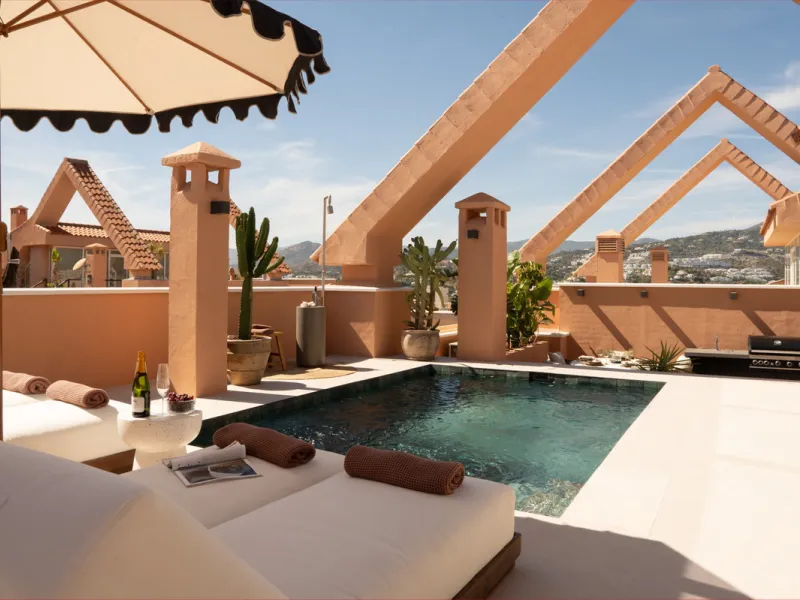 Apartment - Penthouse в продаже в Marbella, Málaga. В доме 3 спален и 3 ванных комнат. Площадь дома 170 м²