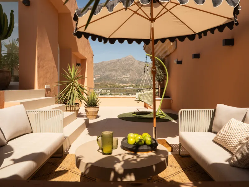 Apartment - Penthouse в продаже в Marbella, Málaga. В доме 3 спален и 3 ванных комнат. Площадь дома 170 м²