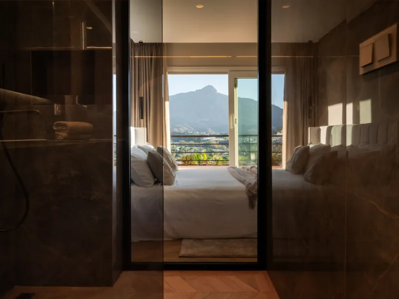Apartment - Penthouse в продаже в Marbella, Málaga. В доме 3 спален и 3 ванных комнат. Площадь дома 170 м²