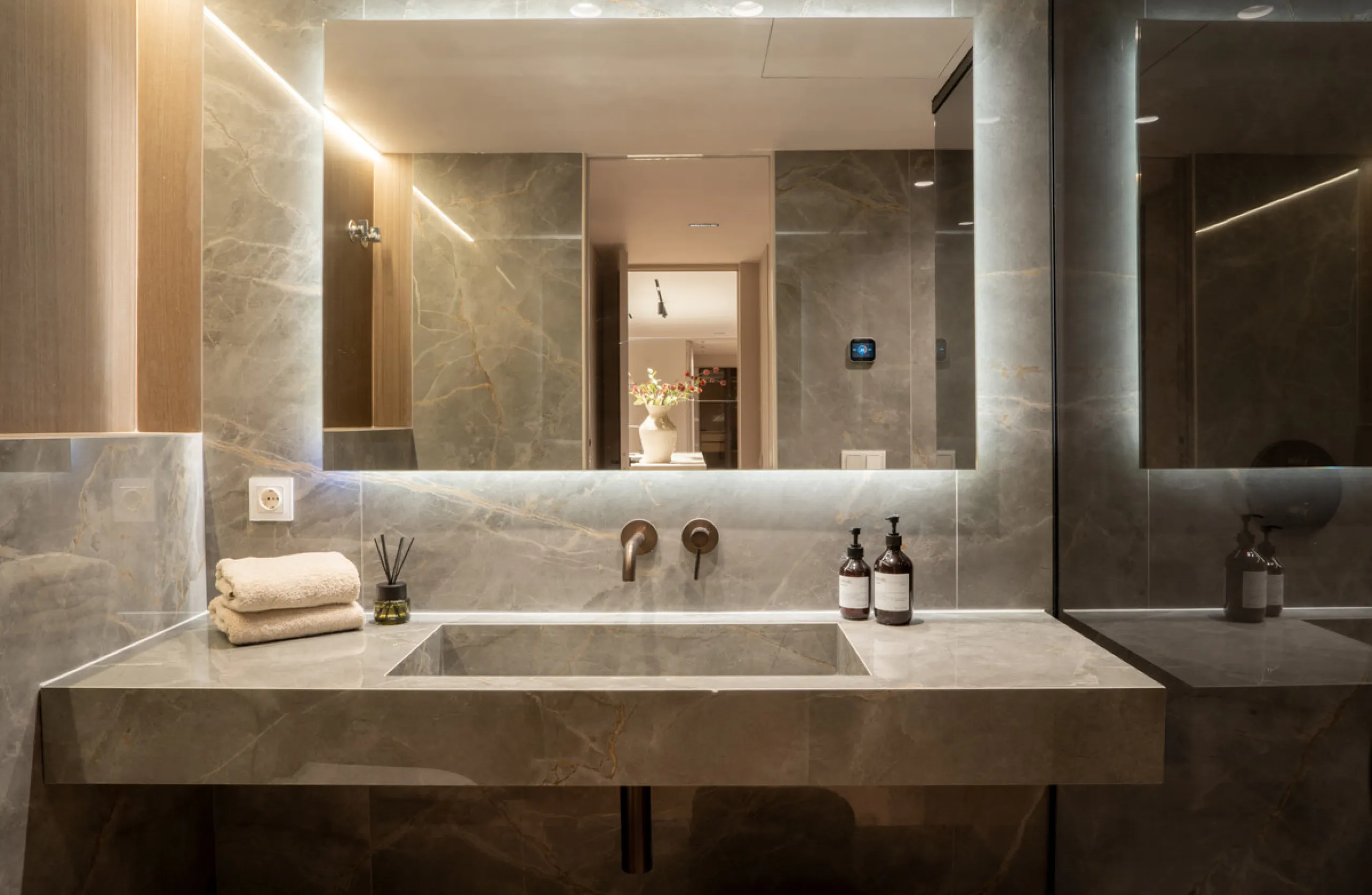 Apartment - Penthouse в продаже в Marbella, Málaga. В доме 3 спален и 3 ванных комнат. Площадь дома 170 м²