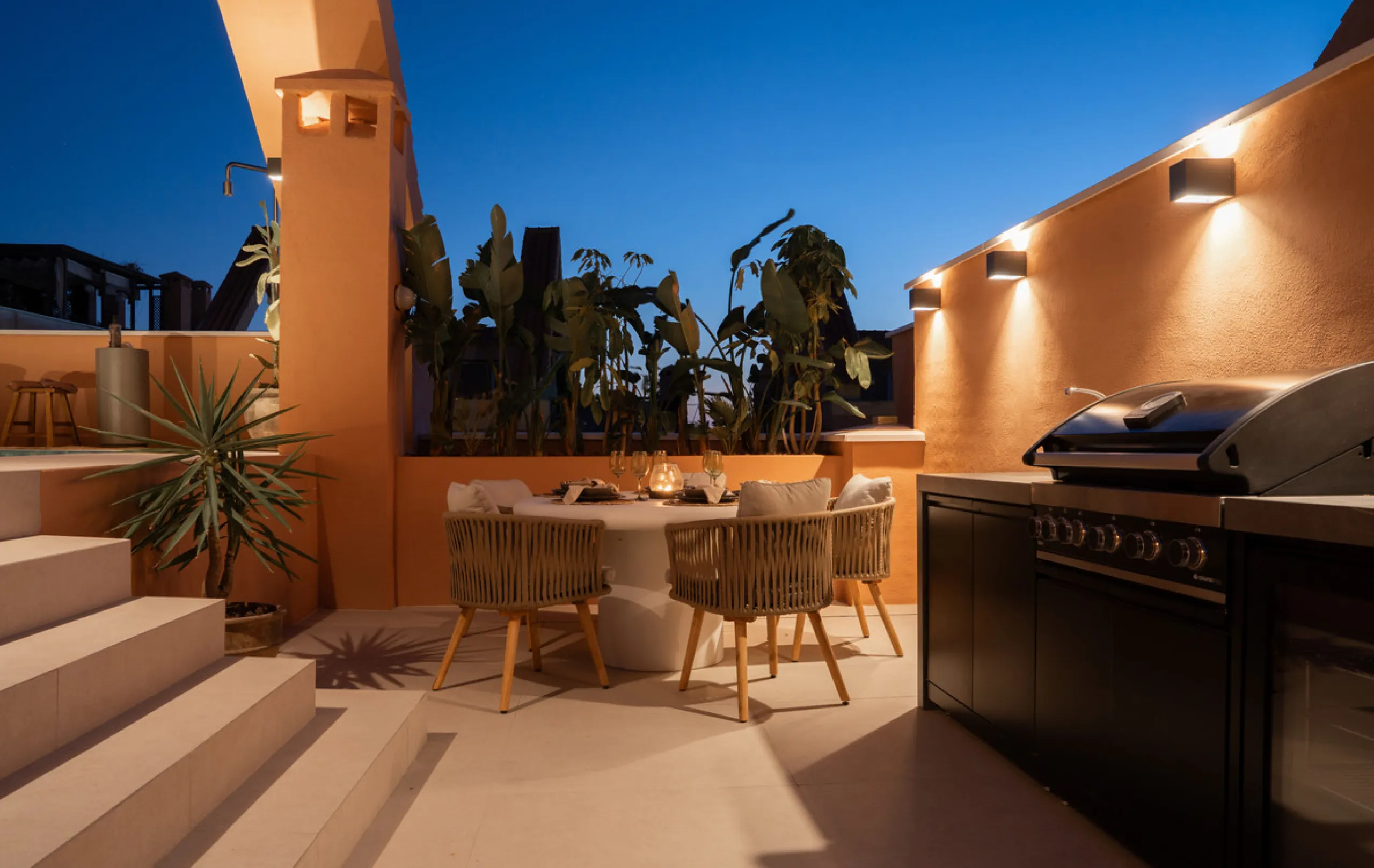 Apartment - Penthouse в продаже в Marbella, Málaga. В доме 3 спален и 3 ванных комнат. Площадь дома 170 м²