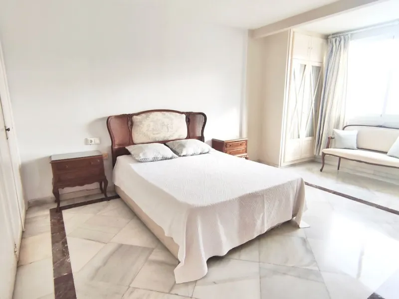Apartment - Middle Floor Apartment в продаже в Marbella, Málaga. В доме 4 спален и 3 ванных комнат. Площадь дома 158 м²