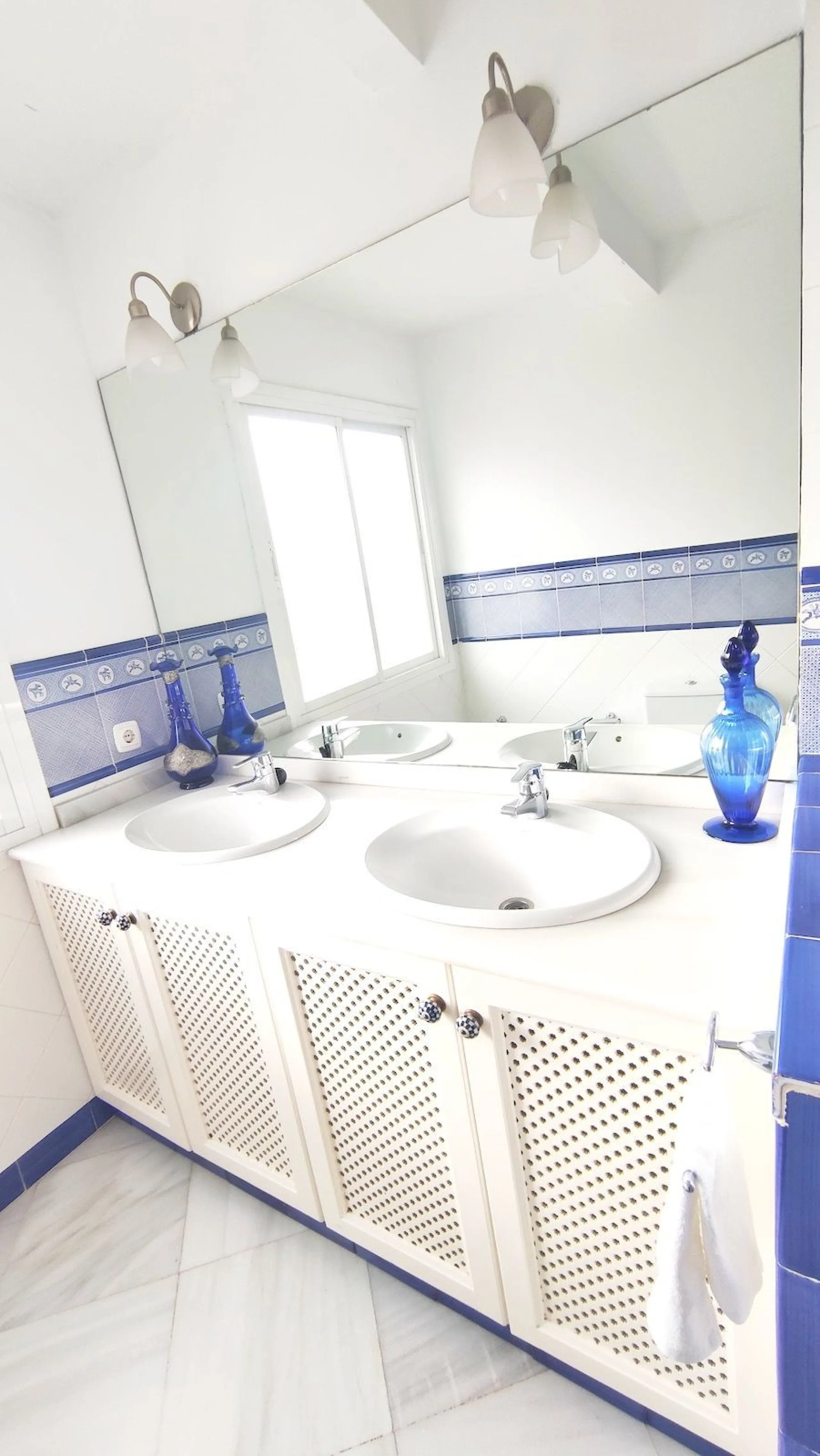 Apartment - Middle Floor Apartment в продаже в Marbella, Málaga. В доме 4 спален и 3 ванных комнат. Площадь дома 158 м²
