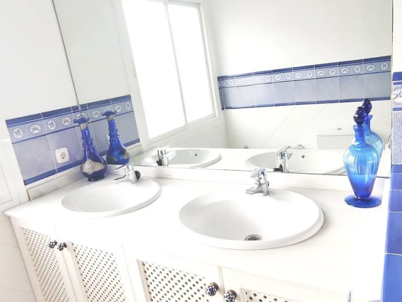 Apartment - Middle Floor Apartment в продаже в Marbella, Málaga. В доме 4 спален и 3 ванных комнат. Площадь дома 158 м²