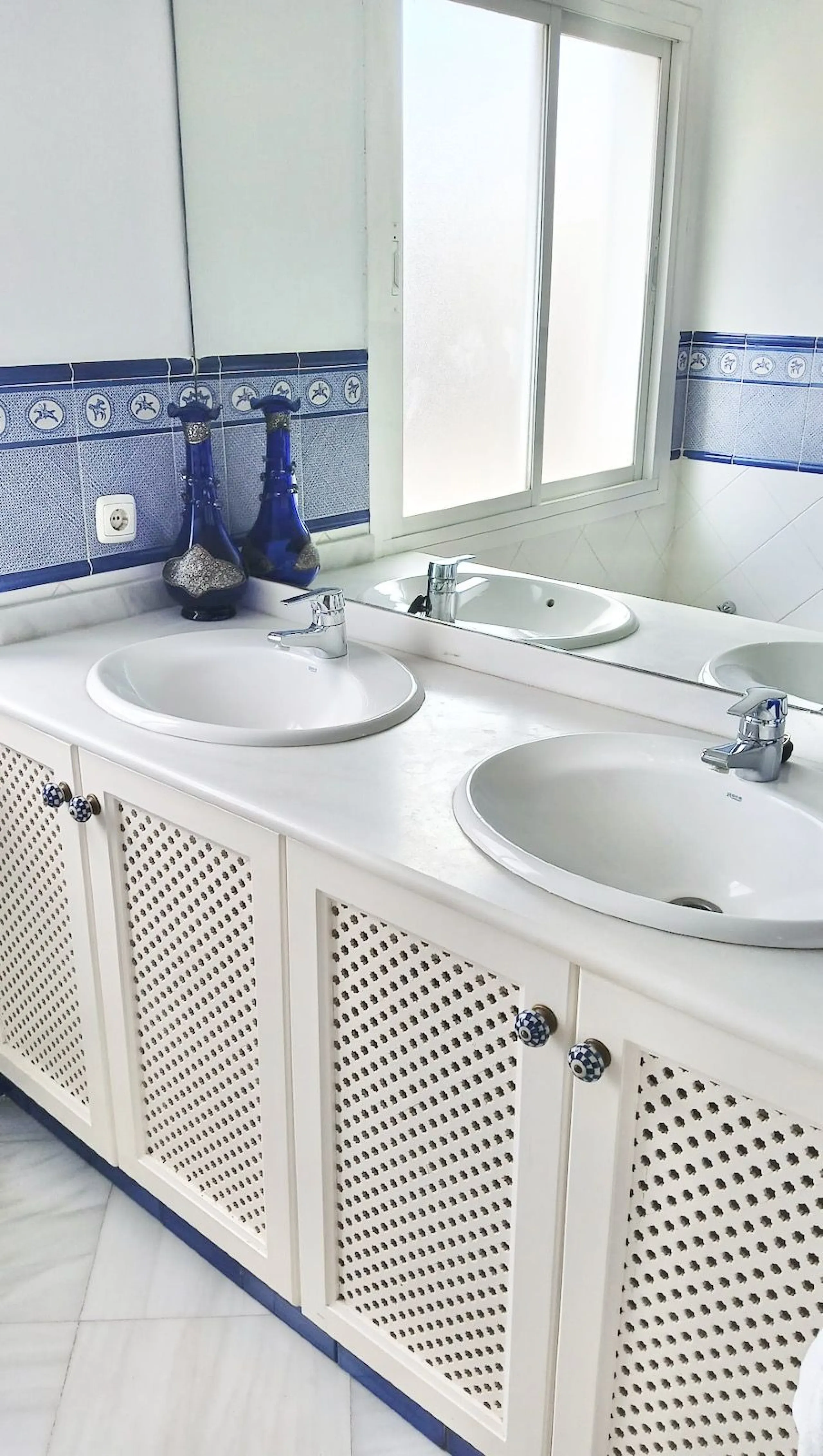 Apartment - Middle Floor Apartment в продаже в Marbella, Málaga. В доме 4 спален и 3 ванных комнат. Площадь дома 158 м²