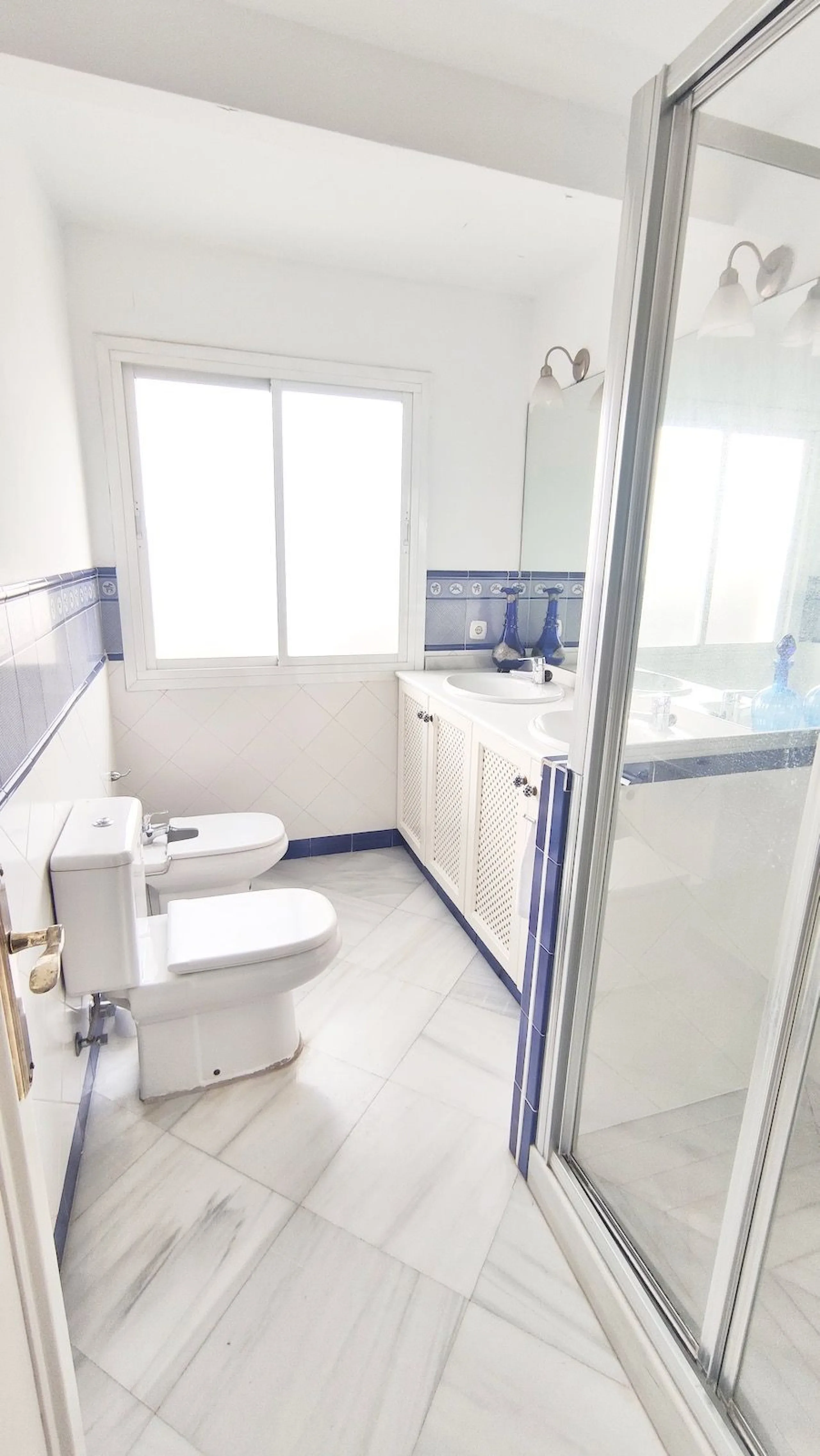 Apartment - Middle Floor Apartment в продаже в Marbella, Málaga. В доме 4 спален и 3 ванных комнат. Площадь дома 158 м²