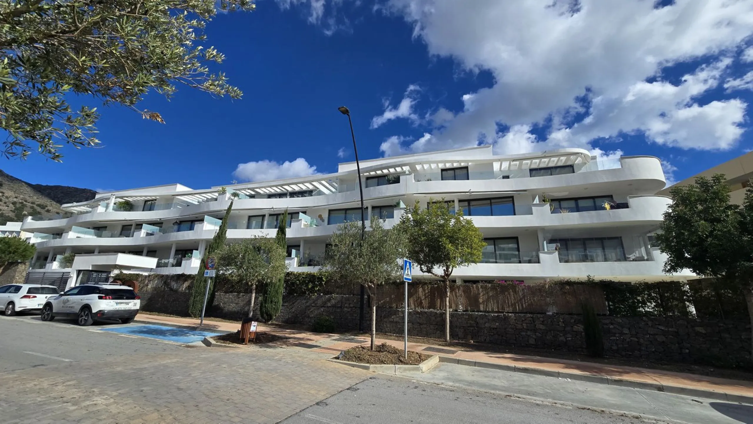 Exclusive 2-Bedroom Apartment in Higuerón West –Phase 6!