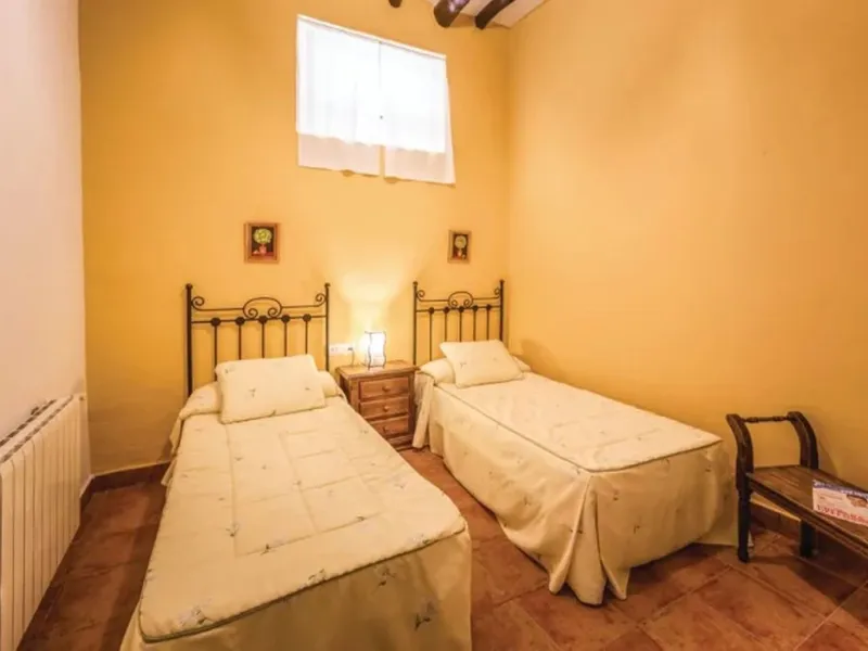 A cortijo dating back to the early 20th century, originally home to an old soap factory, now tastefully restored and converted into a tourist accommodation complex.